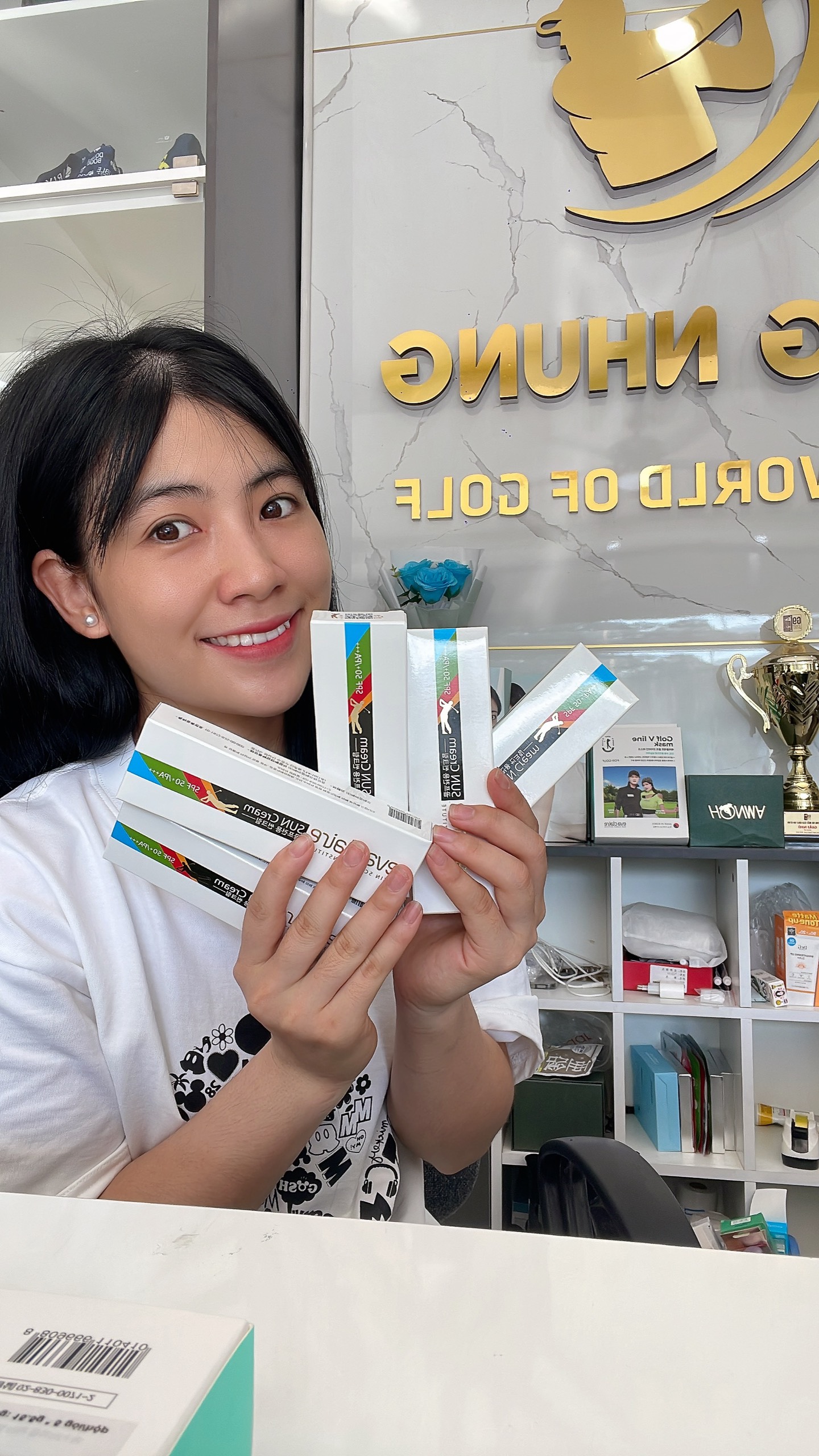 SUN Cream EVA CLAIRE chính hãng shop golf hồng nhung