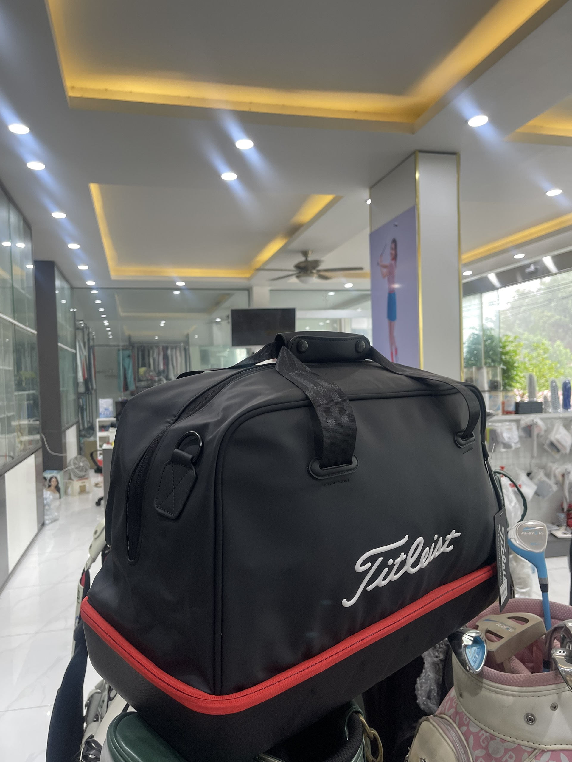 Túi đựng đồ golf Titleist new shop golf hồng nhung new