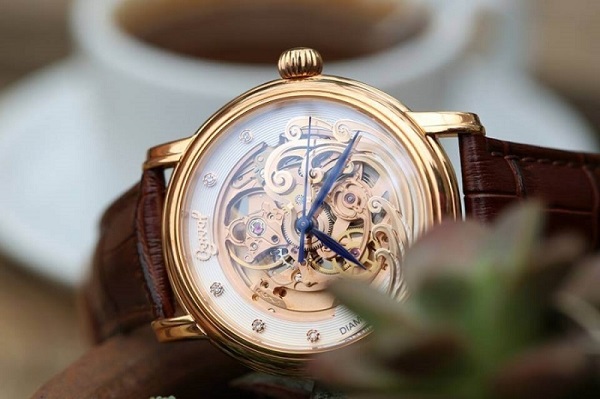 Đồng hồ Ogival nam xách tay