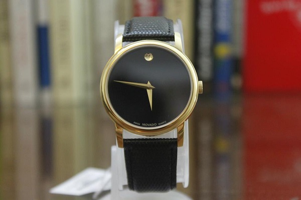 Đồng hồ Swiss Movado Quazt