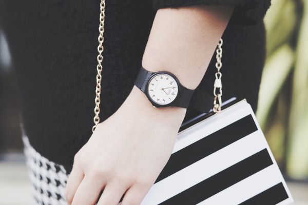 Đồng hồ nữ dây da Casio mặt tròn giá rẻ