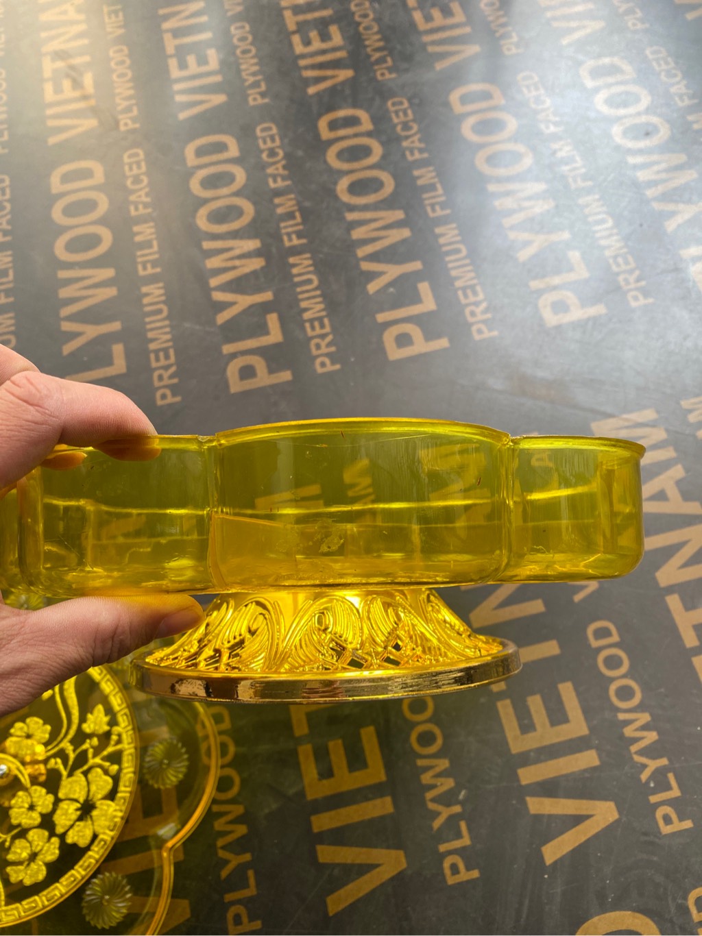 Mứt 8 cánh đế vàng TT