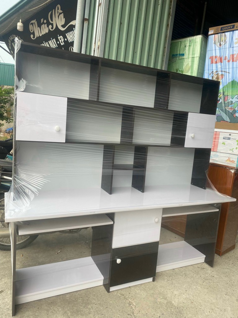 Bàn kệ 1M5 mặt thường R150 X C169 X M50 CM