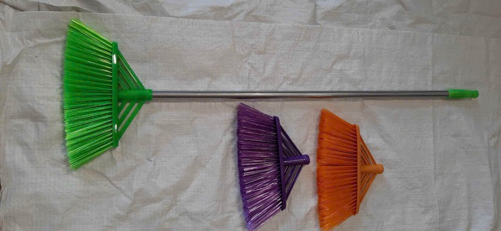 chổi xương cá cán inox pl