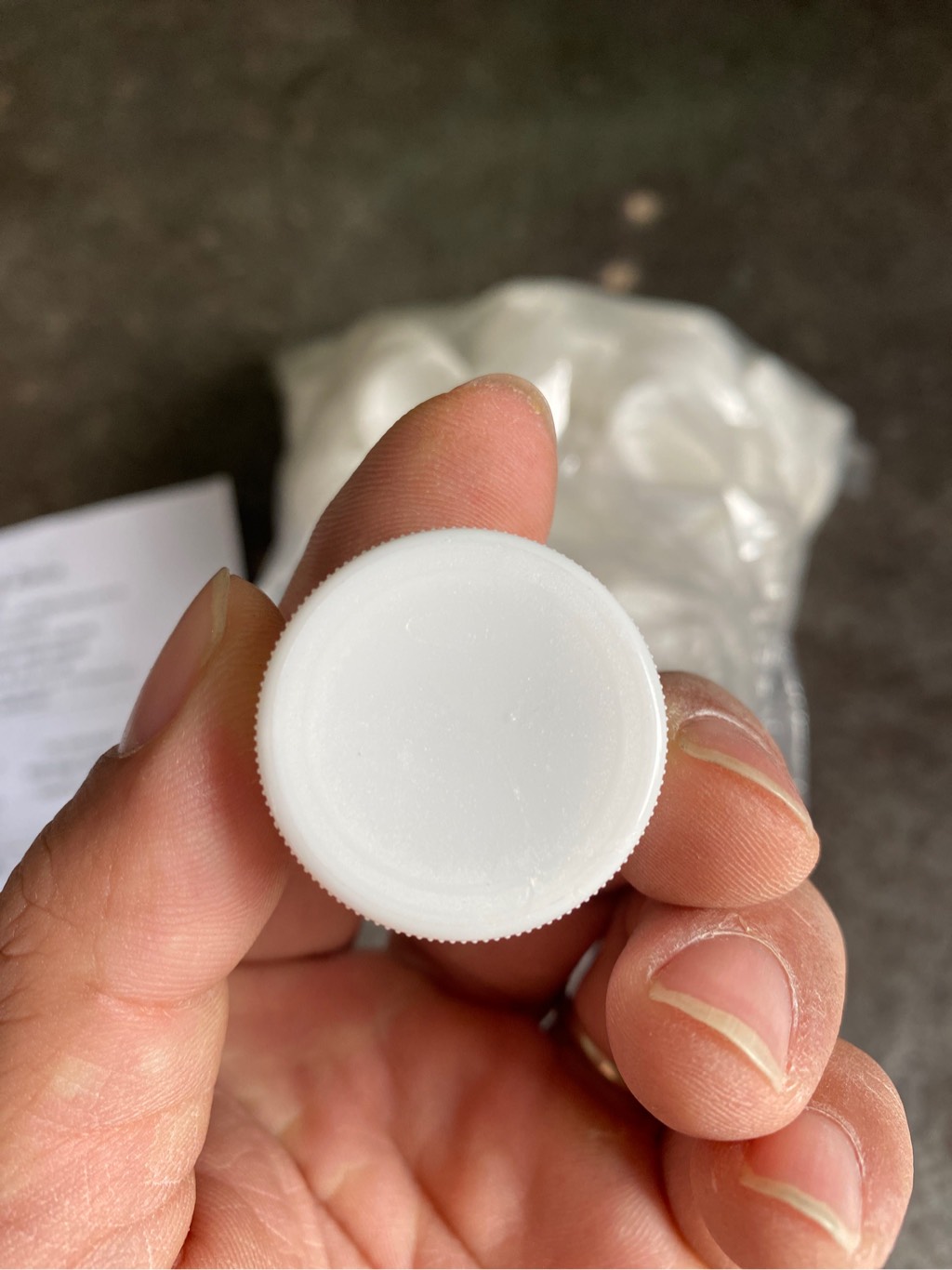 nắp chai cổ 28 có lá trắng(nắp hồ lô)