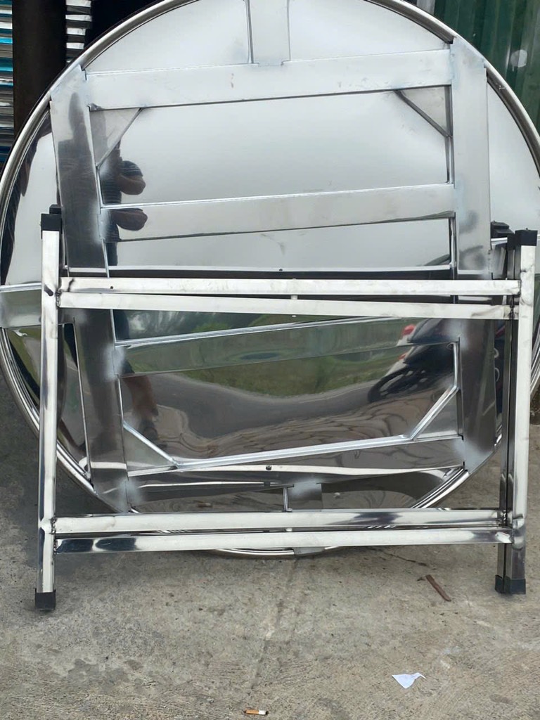 Bàn inox tròn 1m4 chân vuông rời