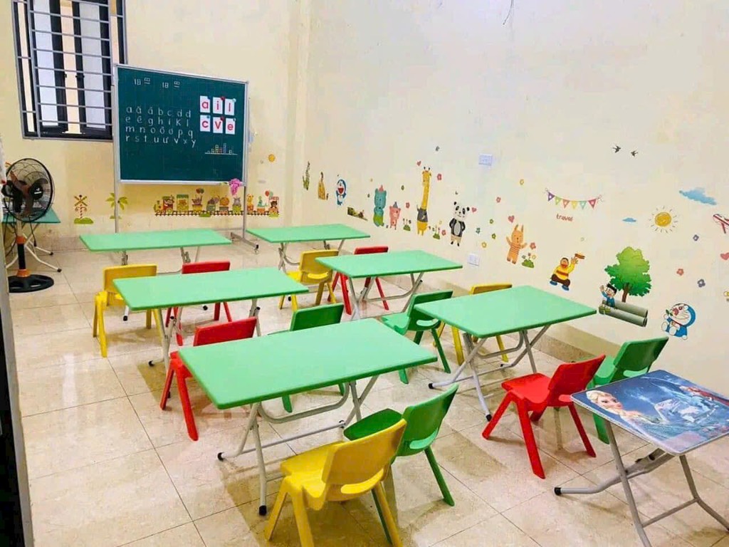 bàn gấp mẫu giáo xanh