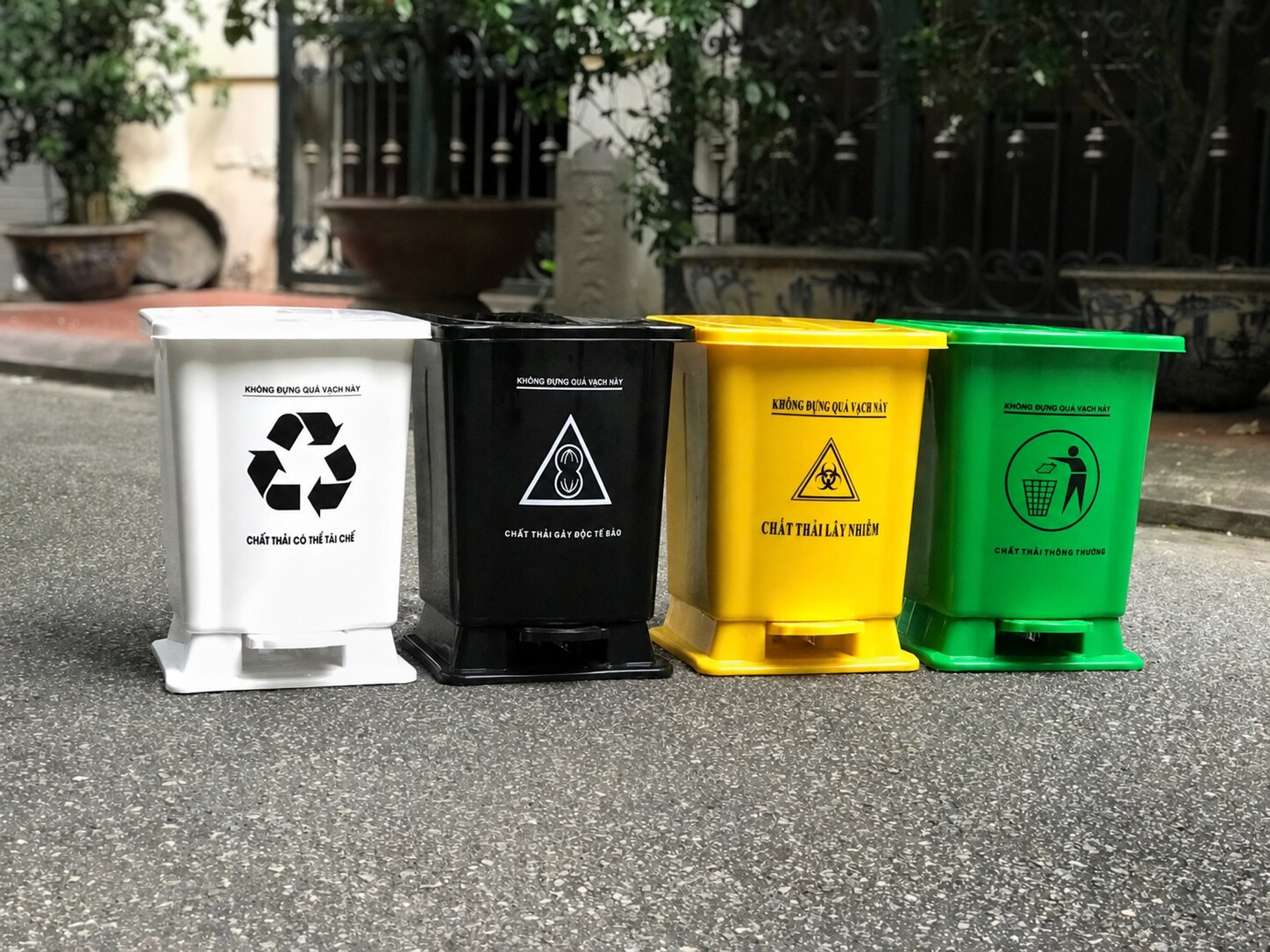 thùng rác nhựa 15L cho cơ sở Y TẾ