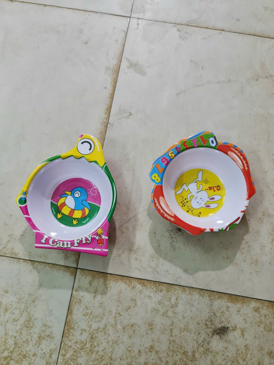 bát bột hình bé