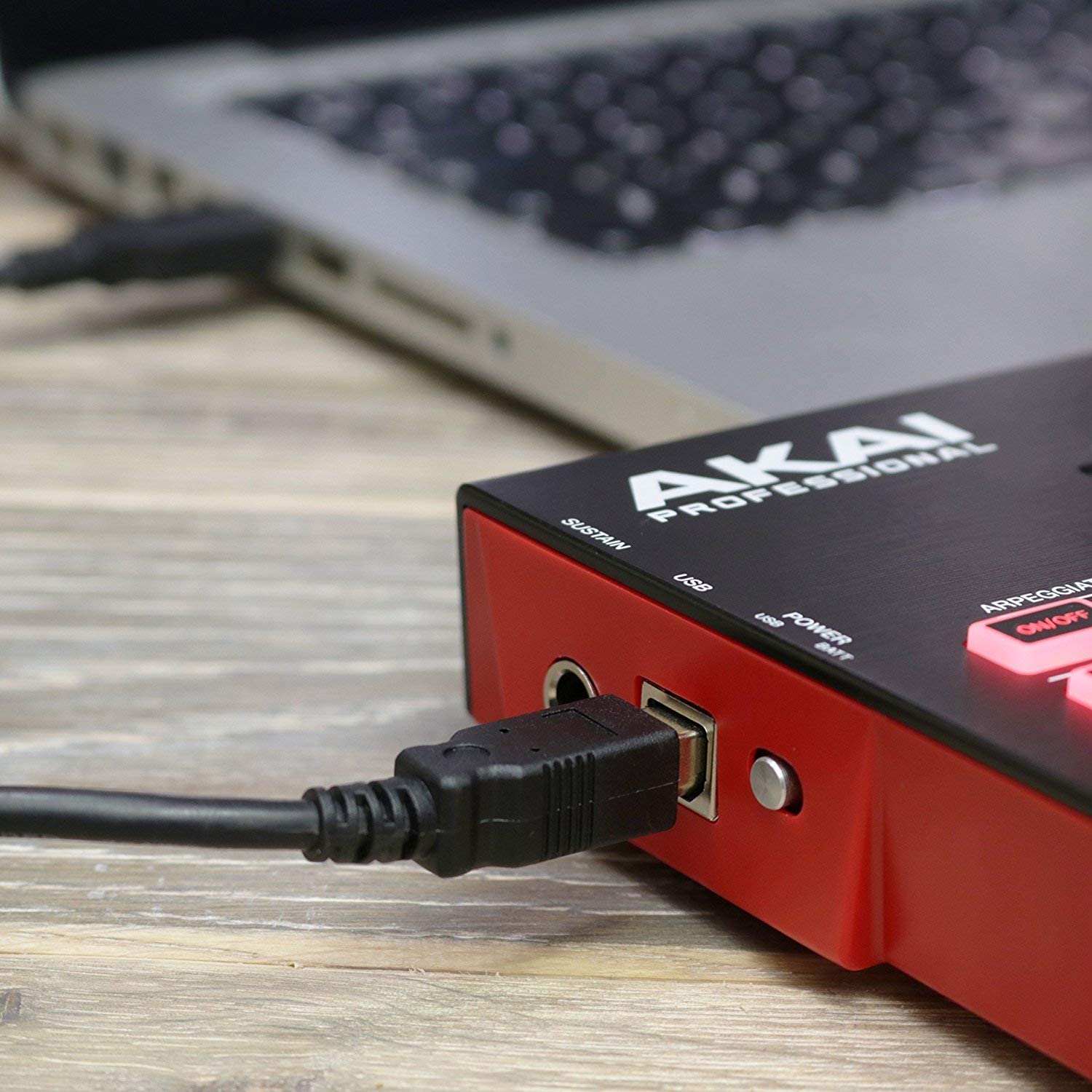 Akai LPK25 WIRELESS MIDI Controller hàng nhập khẩu chính hãng