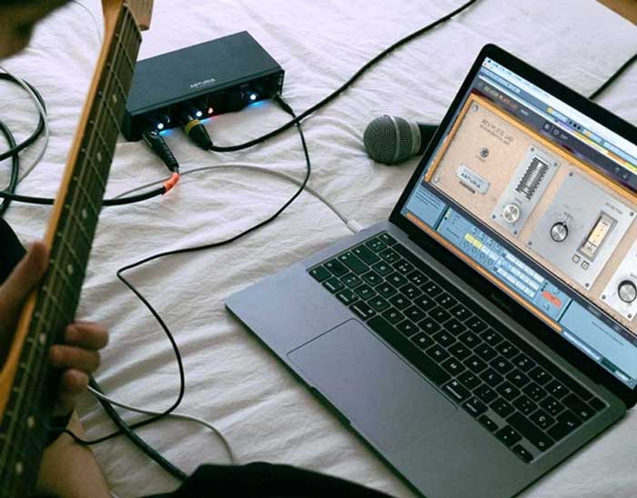 Sound Card Arturia Minifuse 4 được trang bị 4 cổng vào và 4 cổng ra, cho phép bạn kết nối nhiều nguồn âm thanh cùng lúc