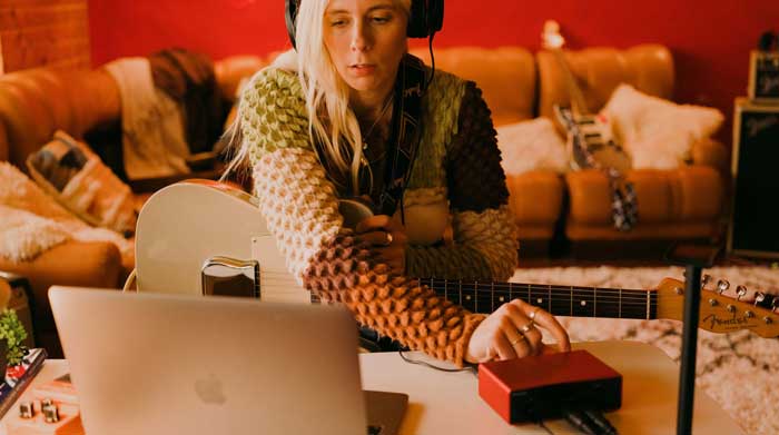 Sound Card Thu Âm Focusrite Scarlett Solo Gen 4 được các nhạc sĩ yêu thích