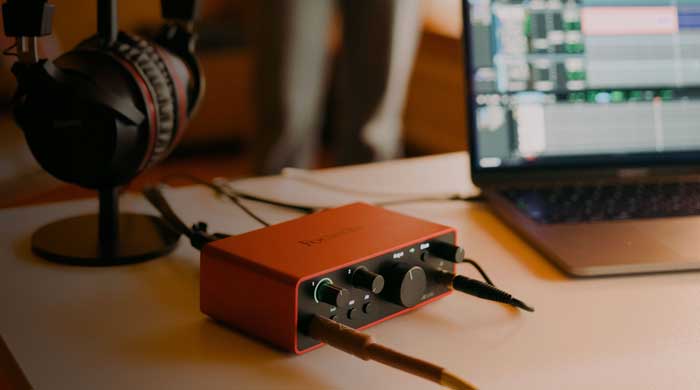 Sound Card Thu Âm Focusrite Scarlett Solo Gen 4 có thể kết nối với nhiều thiết bị nhờ vào thiết kế đa dạng cổng kết nối