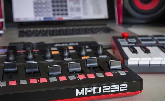 Bàn Điều Khiển Akai MPD232 Step Sequencer trang bị nhiều công cụ mang lại khả năng điều khiển tối đa