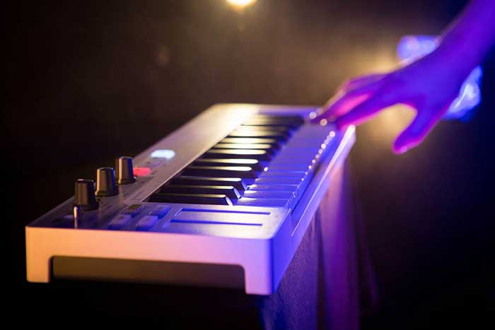 Keyboard controller Arturia Keystep 32 thiết kế gọn nhẹ giúp bạn có thể mang đi bất cứu đâu 
