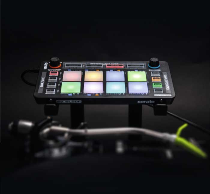 Bàn Điều Khiển Reloop Neon nhỏ gọn thích hợp với không gian hạn chế