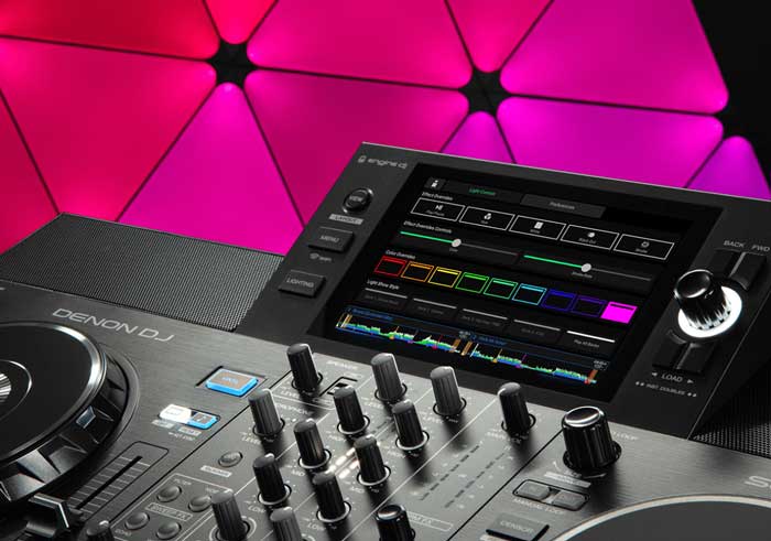 Bàn DJ Độc Lập Denon SC Live 2 tích hợp thêm một chiếc loa giúp bạn có thể tận hưởng âm thanh trực tiếp trên thiết bị