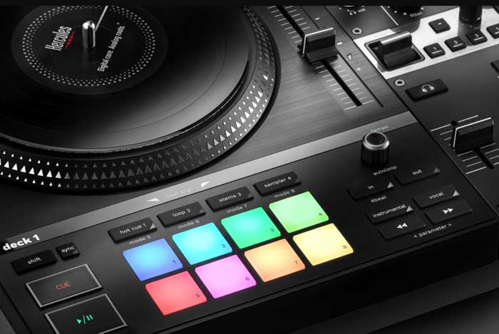 Bàn DJ Hercules DJControl Inpulse T7 kèm theo cả các nút pad hiệu ứng trên thiết bị, cho bạn khả năng sáng tạo vô hạn