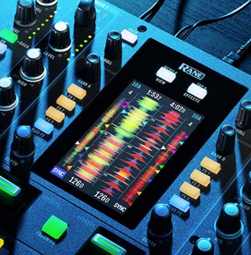 Bàn DJ Mixer Rane Seventy Two MK2 được trang bị màn hình cảm ứng, giúp bạn theo dõi được các thông số 
