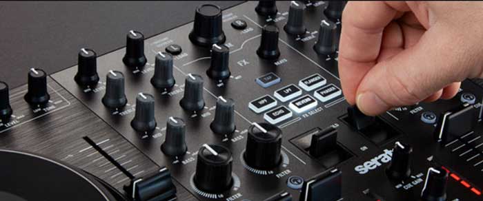 Bàn DJ Numark NS4FX thiết kế các fader hiện đại chắc chắn