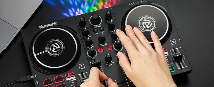 Bàn DJ Numark Party Mix 2 với cách kết nối đơn giản nhờ vào USB