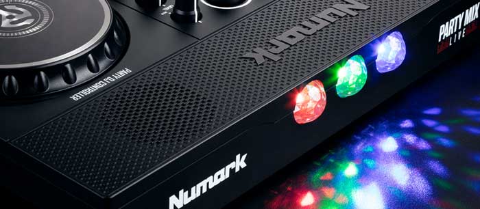 Bàn DJ Numark Party Mix Live thích hợp thêm loa, cho ra âm thanh ổn định