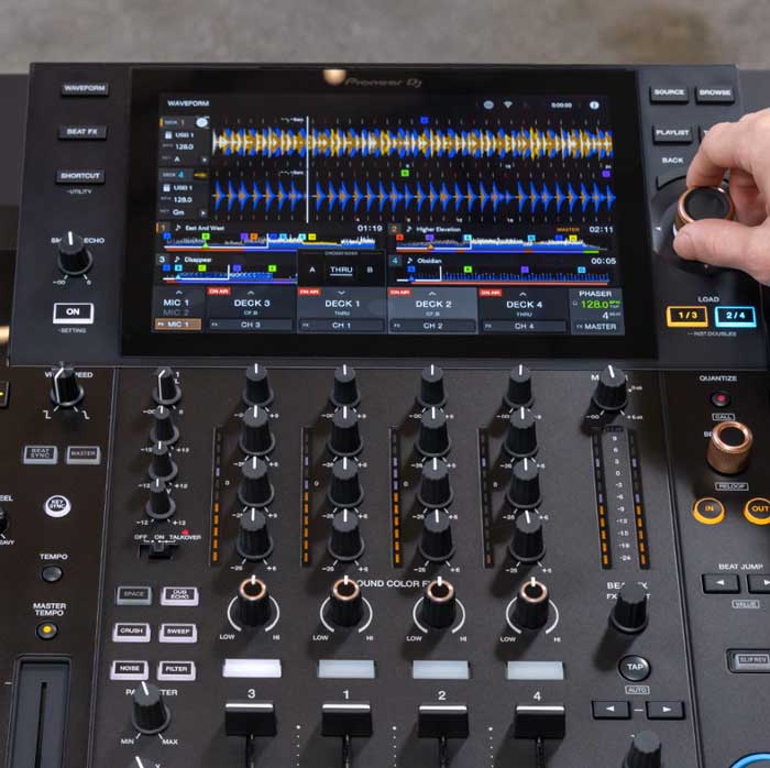 Bàn DJ Độc Lập Pioneer DJ OPUS-QUAD thiết kế đầy đủ tính năng giúp các bạn mới chơi dễ dàng sử dụng
