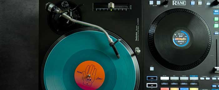 Bàn DJ Rane Four trang bị turntable hiện đại