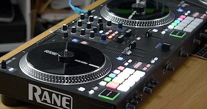 Bàn DJ Rane One Serato Controller với thiết kế tính tế, bền bỉ chắc hẳn đây là thiết bị không thể thiếu đối với các tín đồ đam mêm âm nhạc 