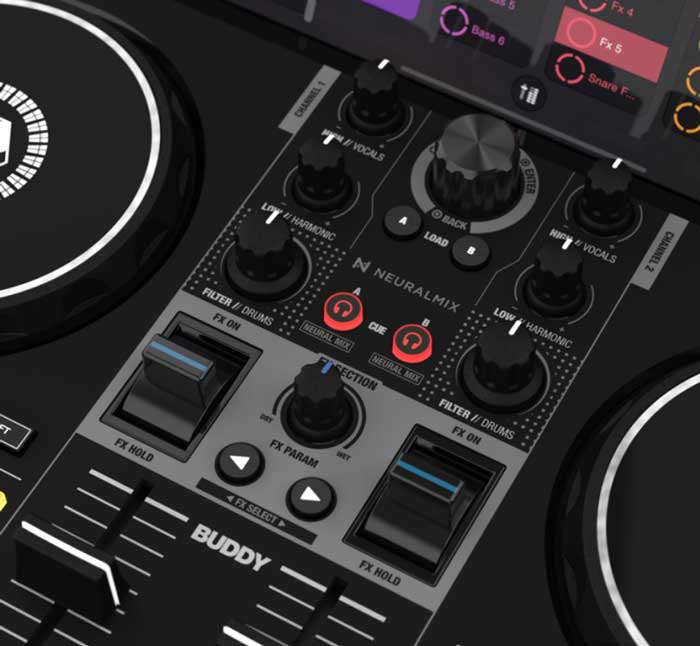 Bàn DJ Reloop Buddy thiết kế các núm vặn và fader hiện đại 