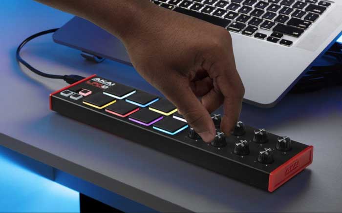 Bàn Midi Akai LPD8 USB có các nút vặn cứng cáp tạo cảm giác an toàn khi bạn sử dụng 