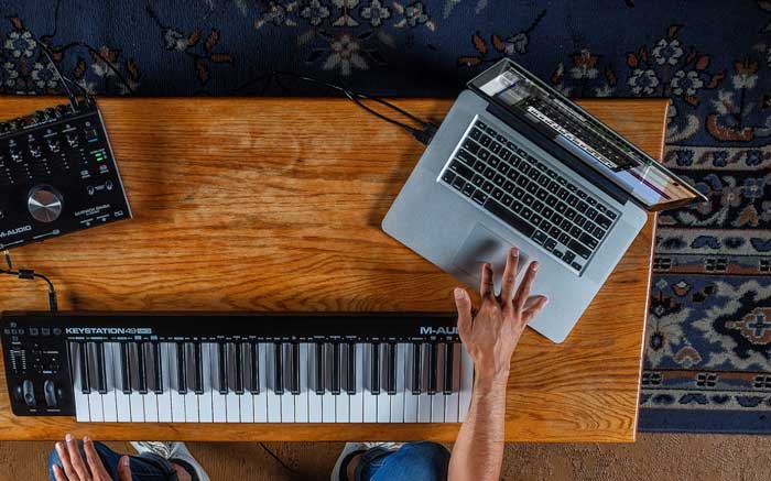 Bàn Phím Midi M-Audio Keystation 49 MK3 kết nối được với nhiều thiết bị khác nhau