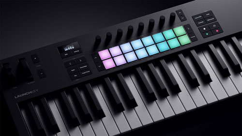 Midi Controller Novation Launchkey 37 MK4 có thiết kế nhỏ gọn dễ mang theo tiết kiệm nhiều diện tích