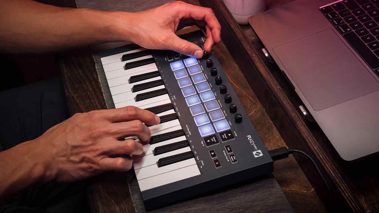 Novation Flkey mini Trả góp online qua CMND | Lãi suất 0%  