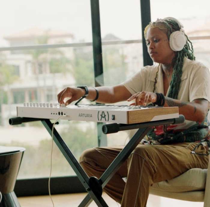 Đàn Midi Arturia KeyLab 49 mk3 - New 2024 thích hợp sử dụng ở mọi không gian