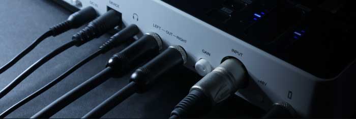 Keyboard Controller IK Multimedia iRig Keys I/O có đầy đủ các cổng kết nối 