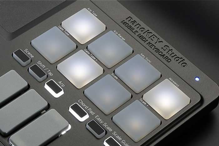 Đàn Midi Korg nanoKEY Studio Bluetooth/USB với các nút pad hiện đại sẽ hỗ trợ các nhạc sĩ trong việc sản xuất âm nhạc 