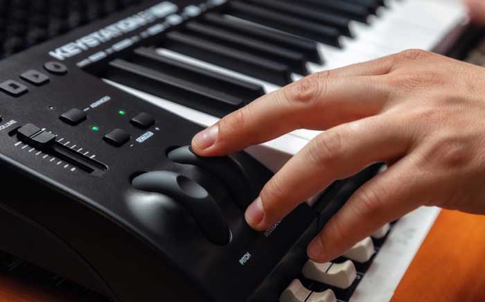 Đàn midi M-Audio Keystation 61 MK3 tích hợp cả modulation