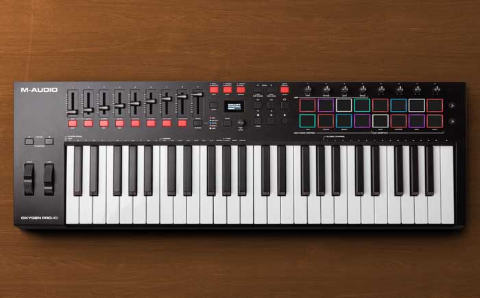 Chiêm ngưỡng toàn thân em Bàn Phím Midi M-Audio Oxygen Pro 49 