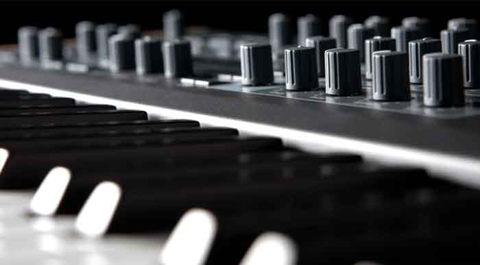 Đàn Piano Sân khấu Studiologic Numa Compact SE 88 hình đang chụp một góc đẹp của đàn  