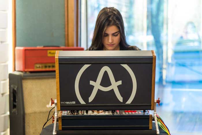 Arturia RackBrute 6U Eurorack Case with Power Supply | Giá cực tốt