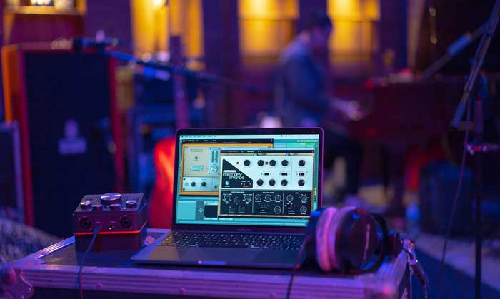 Arturia AudioFuse Rev2 USB Audio Interface có khả năng kết nối linh hoạt với các phần mềm thu âm 