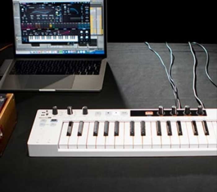 Arturia Keystep 37 Keyboard Controller có phần mềm tặng kèm khi bạn sở hữu em nó