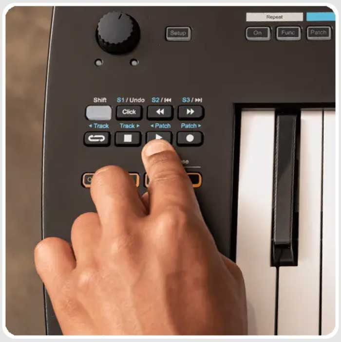 Keyboard controller Nektar Impact GXP49 với thiết kế các nút điều khiển giúp bạn dễ dàng sử dụng 
