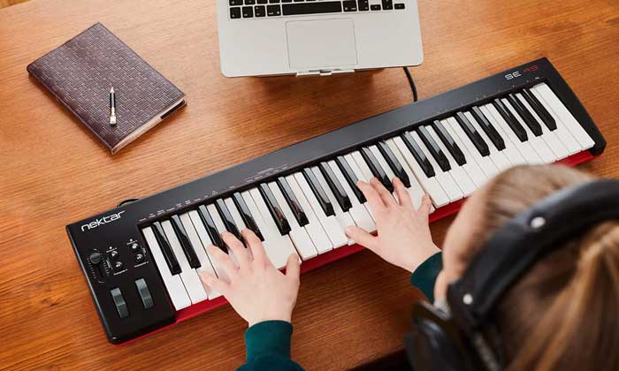 Keyboard Controller Nektar SE49 đây là nhạc cụ mà các nhạc sĩ yêu thích 