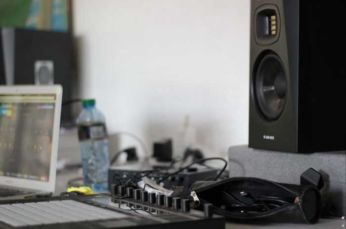 Adam T5V Studio Monitors thiết kế tương thích với nhiều thích bị 