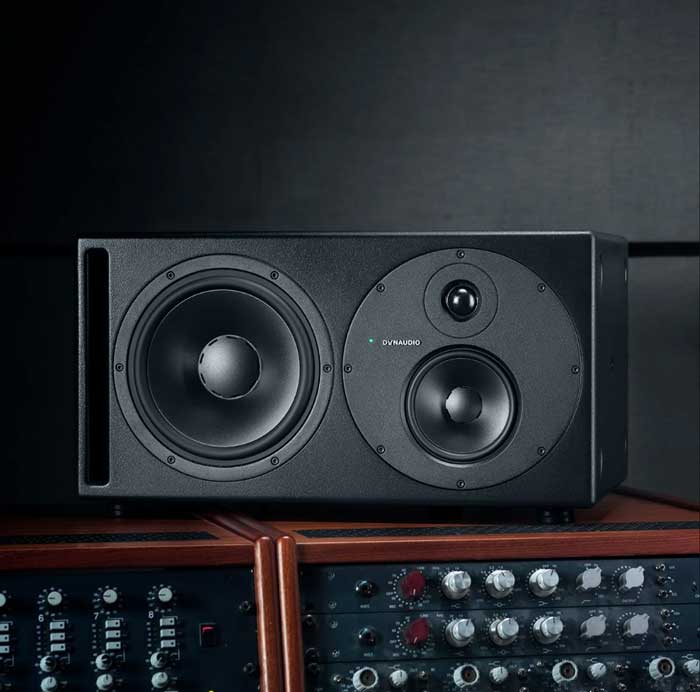 Loa kiểm Âm Dynaudio Core 59 hỗ trợ đưa ra âm nhạc chất lượng cao.