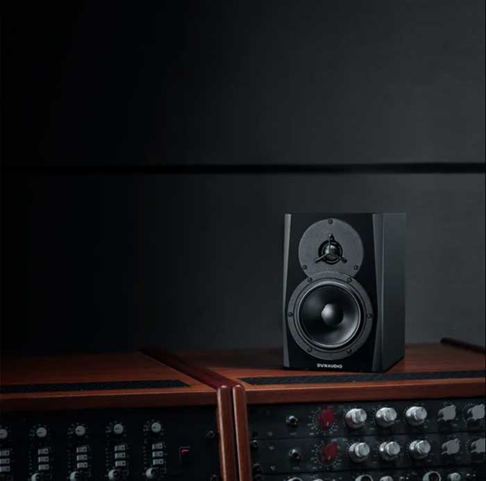 Loa kiểm âm Dynaudio LYD 5 tích hợp với nhiều thiết bị 