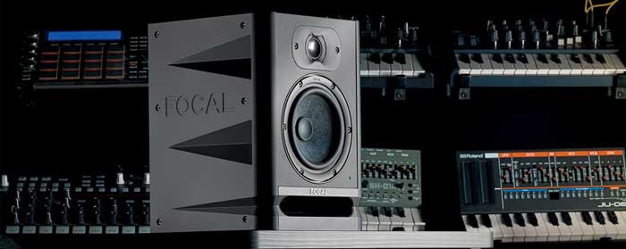 Loa kiểm Âm Focal Alpha 65 Evo thiết kế nhỏ gọn phù hợp cho không gian làm việc hạn chế.