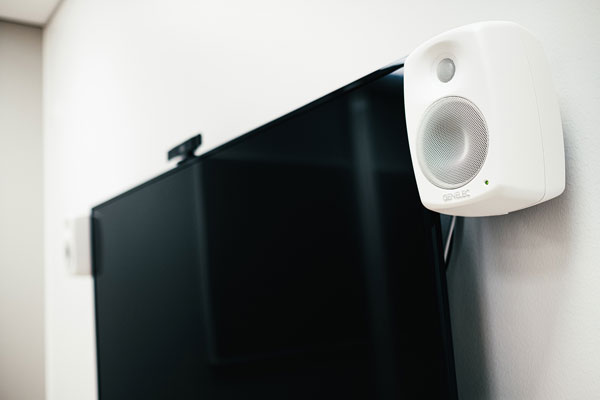 Loa kiểm âm Genelec 8430A IP SAM™ tương thích được đa thiết bị 